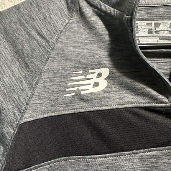 New Balance Women's Gray Top new with tags - Picture 9 of 10